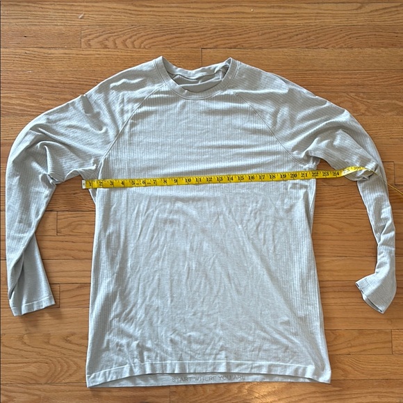 Lululemon Athletica Gray Long Sleeve Tee - Picture 1 of 5